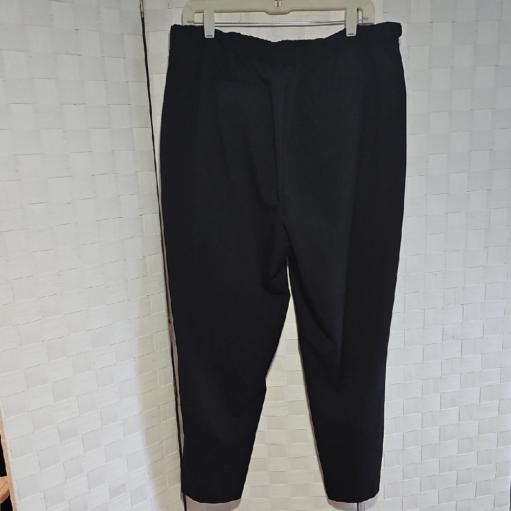 Nine West Size XL- Women's Classic Black Crop Pull On Pants - Picture 2 of 3